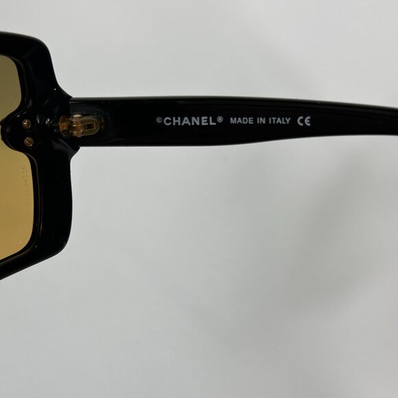 Authentic Chanel logo sunglasses with box& case main image 5